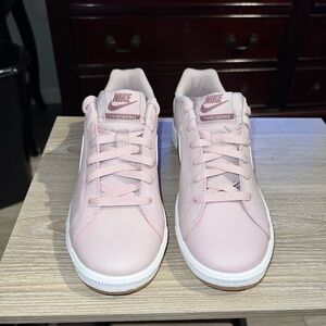 Nike Women's Court Royale Sneakers NIB 8